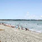 6 Bedroom Cozy In Ebeltoft