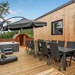6 Bedroom Cozy In