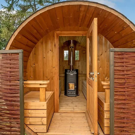 6 Bedroom Cozy In