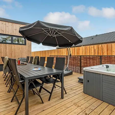 6 Bedroom Cozy In Casa de Férias Ebeltoft