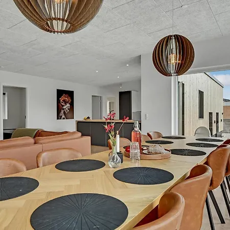 6 Bedroom Cozy In Ebeltoft