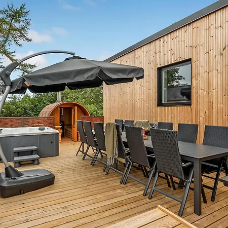 6 Bedroom Cozy In