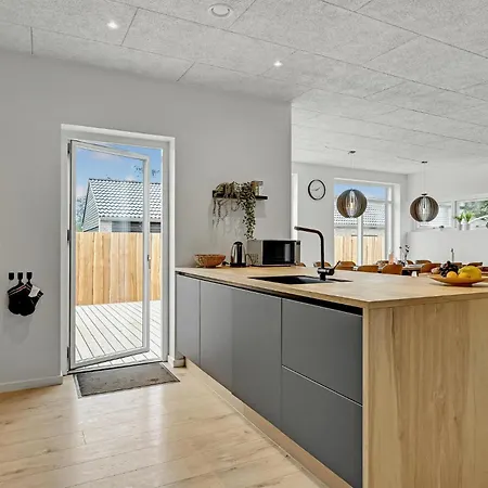 6 Bedroom Cozy In *