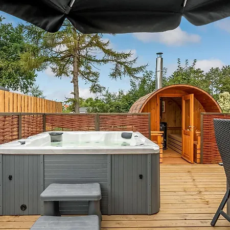 6 Bedroom Cozy In Holiday home